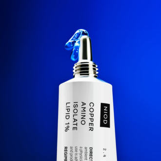 An intensive, pro-repair, patented copper peptide nighttime gel to regenerate skin volume and hydration.